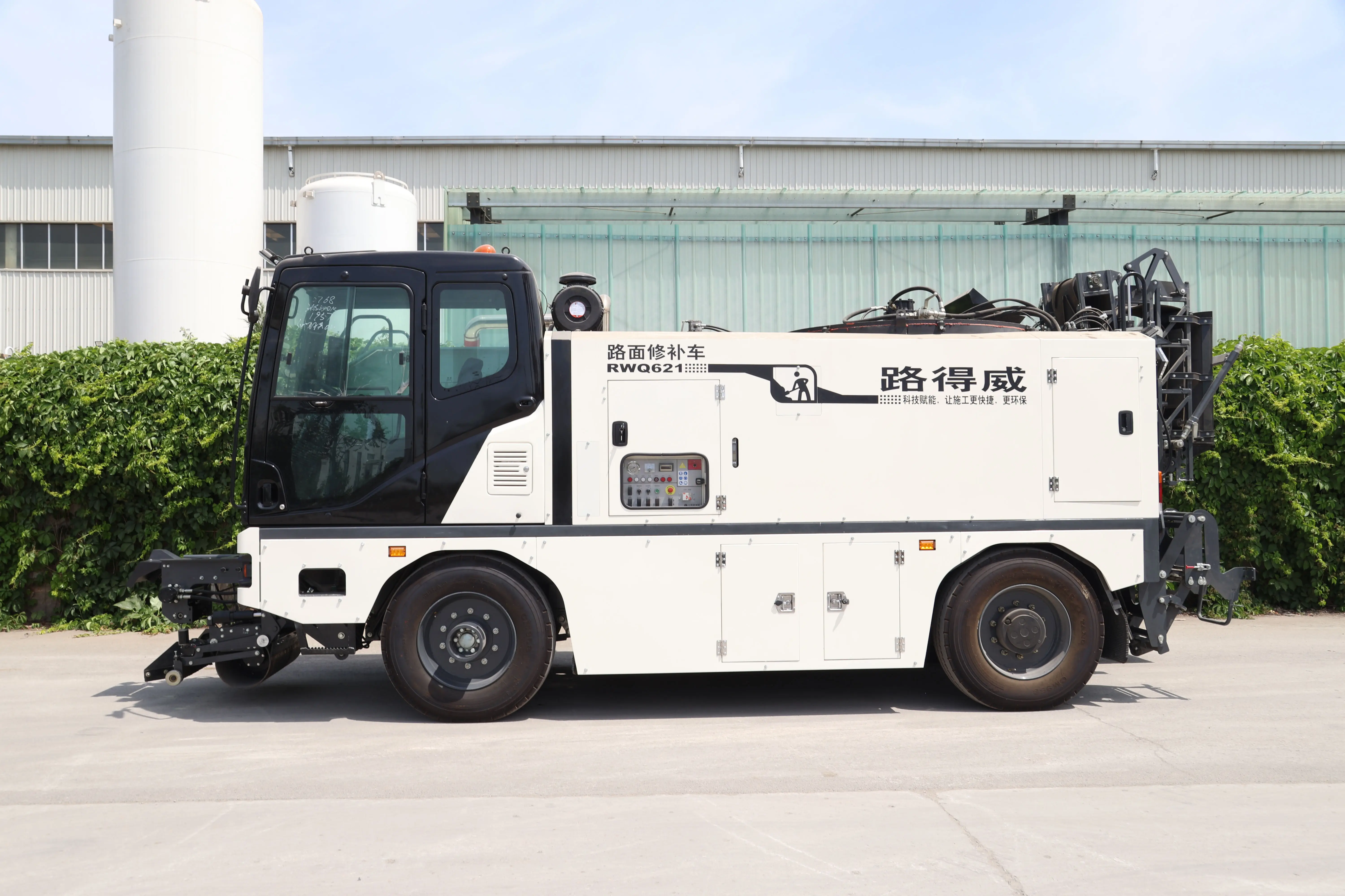 Multi-Functional Road Pothole Patcher Truck With Good Service