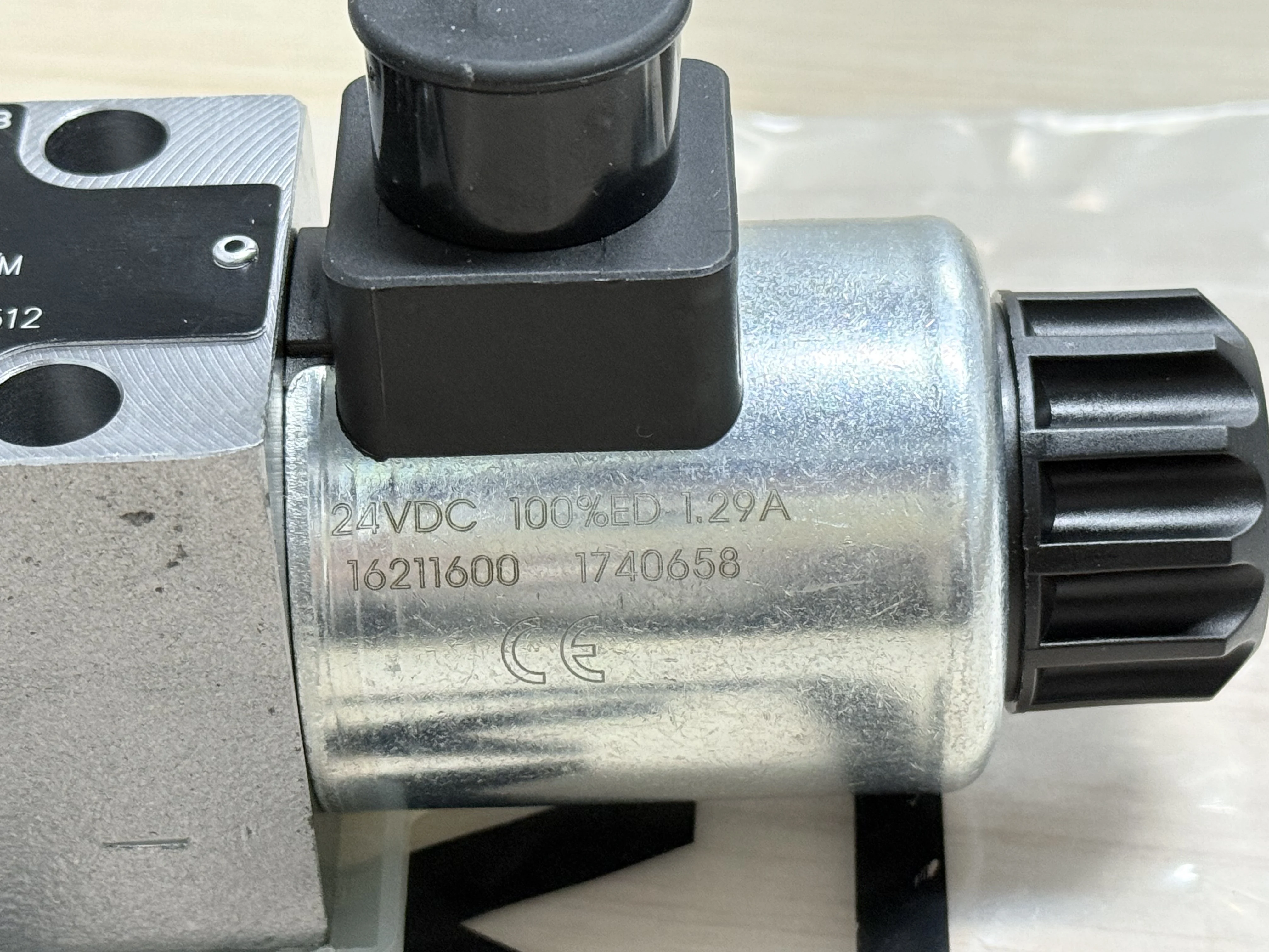 Original Hydraulic Pilot Solenoid Valve Control Valve Solenoid Direction Valve pn 9653951011
