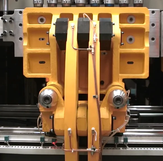 Fully auto scj-65u2x6.2g warehouse PE plastic 3 layer great water tank blow molding bottle making machine