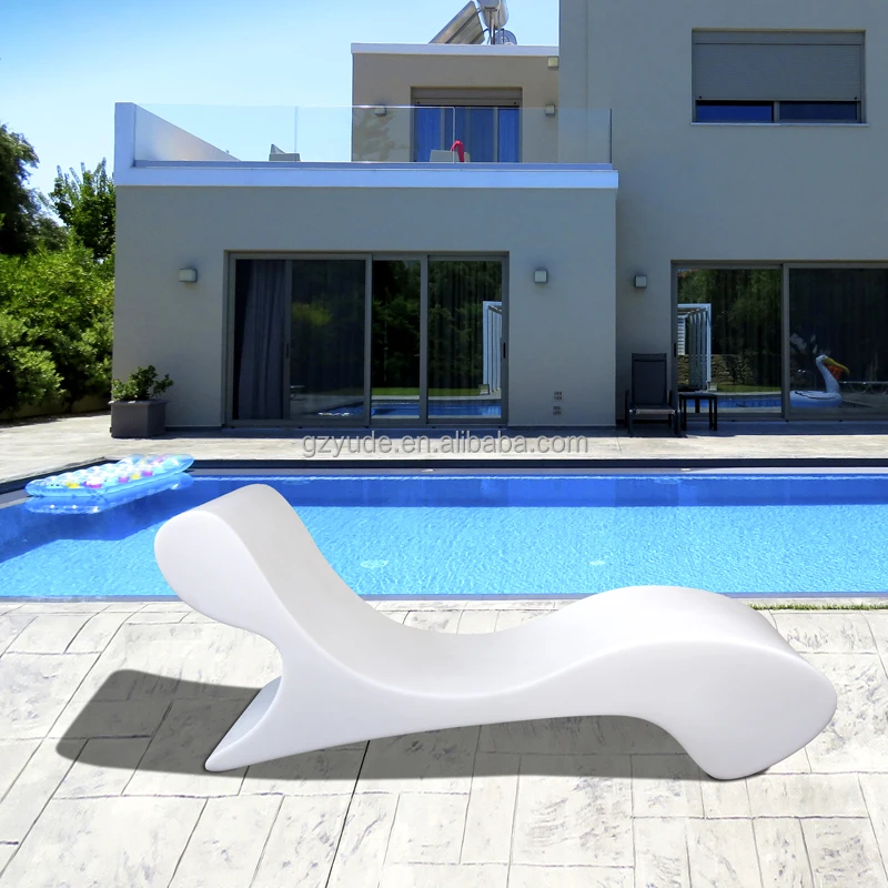 Garden Poolside Furniture Lounge Pool  Chaise Lounge Chair Outdoor Daybed PE Sunbed In Water Pool