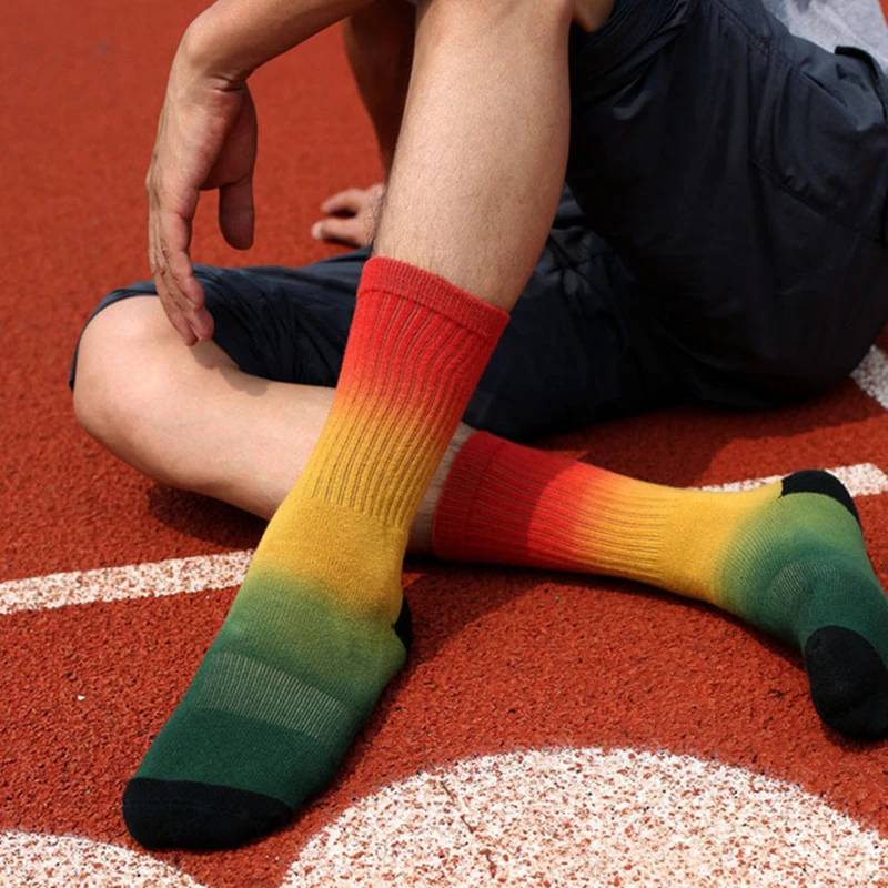OEM Custom Unisex Gradient Color Socks Men Cotton Crew Sports Socks Long Rib Leg Sports Sox