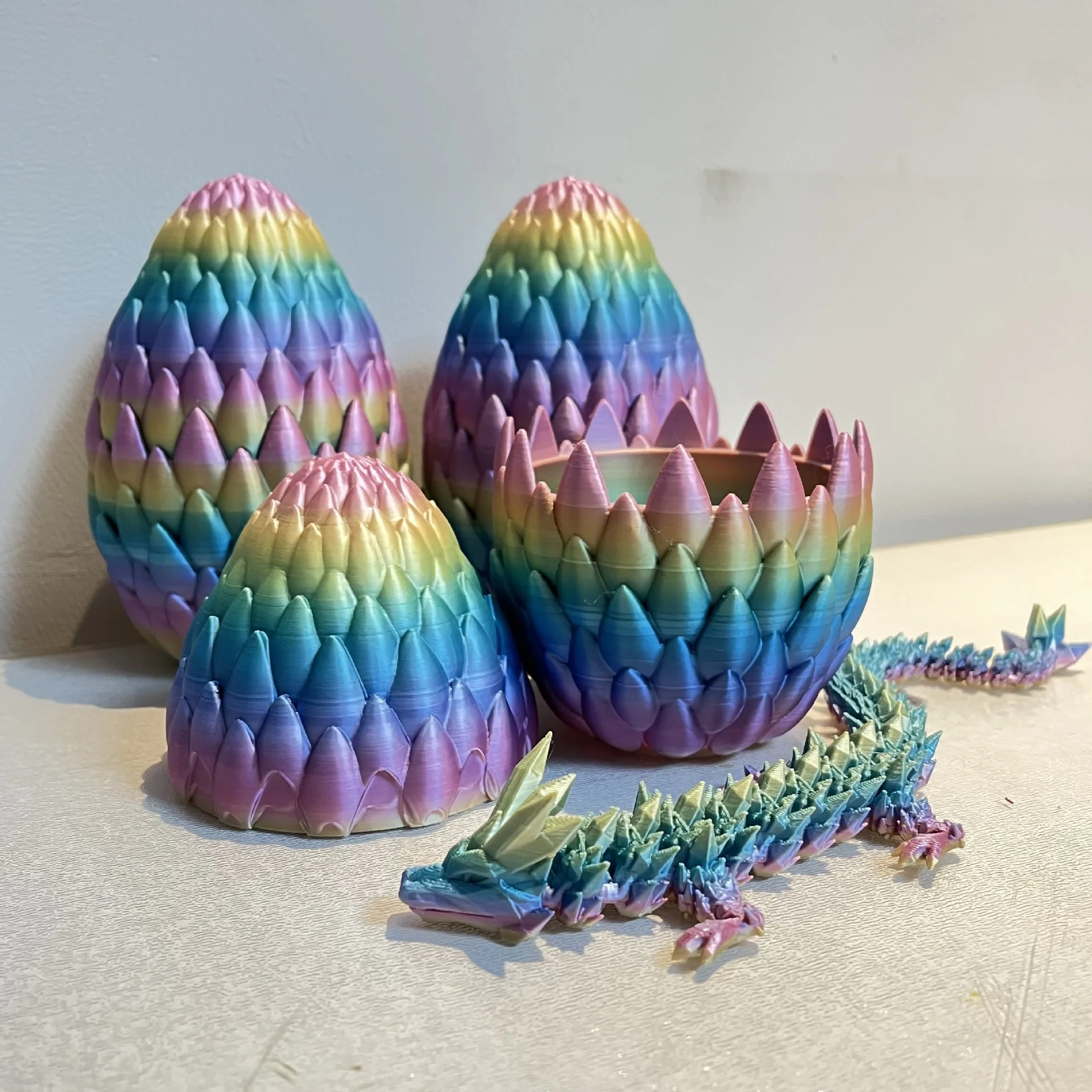 2024 Hot Selling Wholesale 3D Printed Dragon Eggs with Dragon Inside Crystal Movable Articulated FDM Printing Dragon Egg Toy