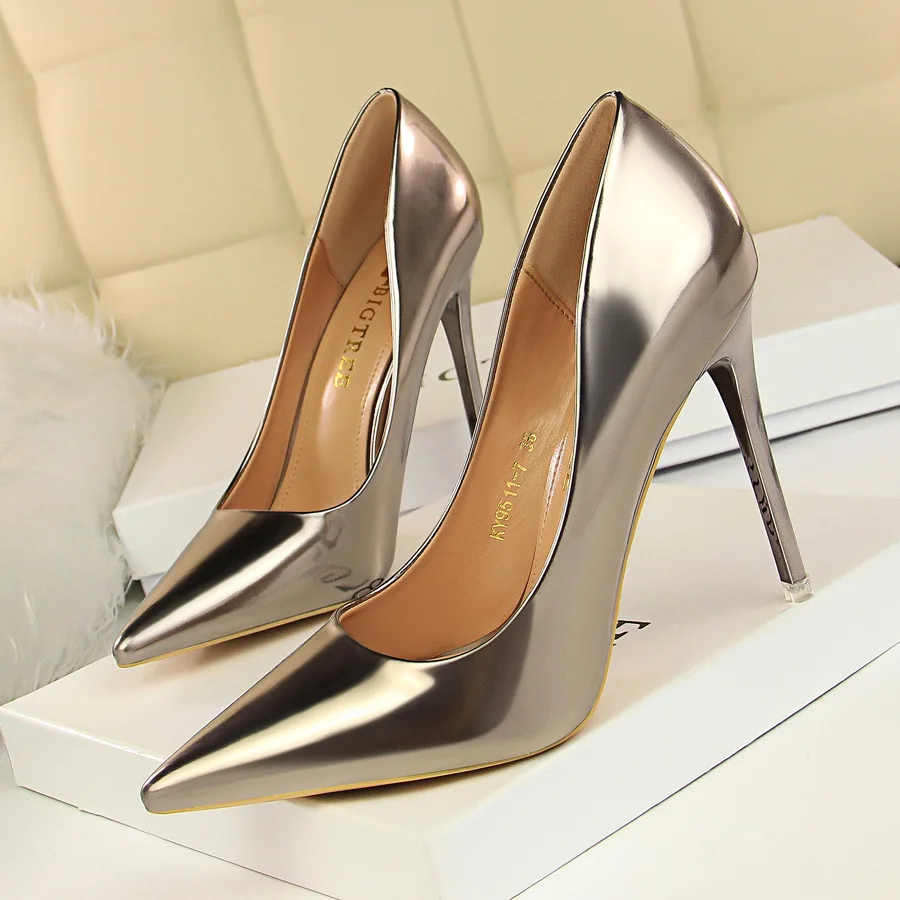 2024 latest sexy shoes wear comfortable elegant wedding light weight point toe stiletto pumps custom high heels women
