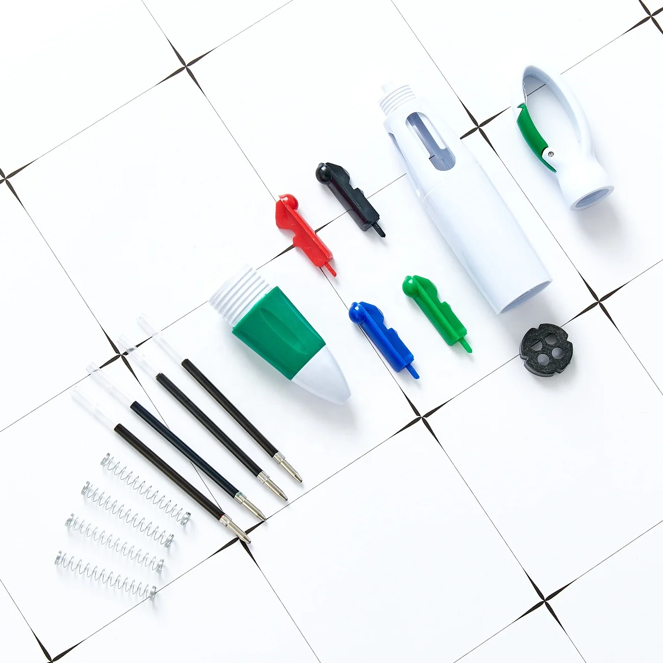 Retractable Shuttle Pens Mini 4-in-1 Multi-Colored Ink Ballpoint Pen with Carabiner Clip Keychain for Adult Kids Nurse Accessory