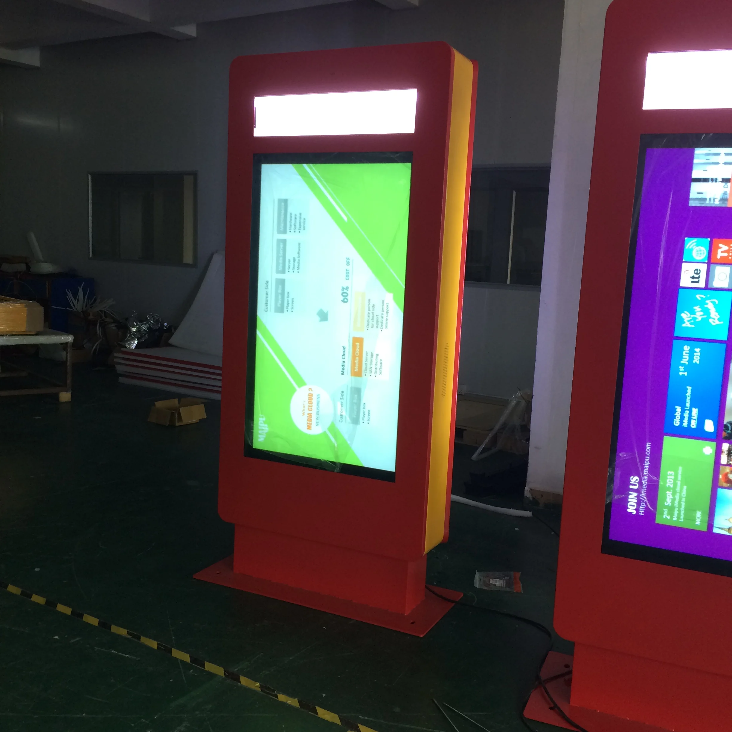 43inch 3000cd/m outdoor weather proof smart  advertising playing equipment Salt spray resistant for seaside use