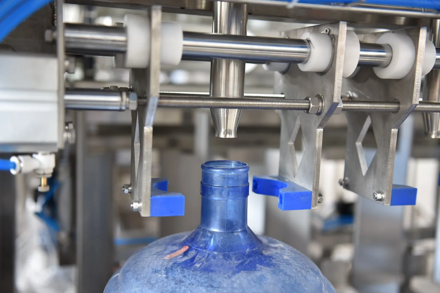 Automatic 20 Liter 3 4 5 Gallon Mineral Water Production Line Plant Price / 18.9L Bottle Barrel Filling Machine