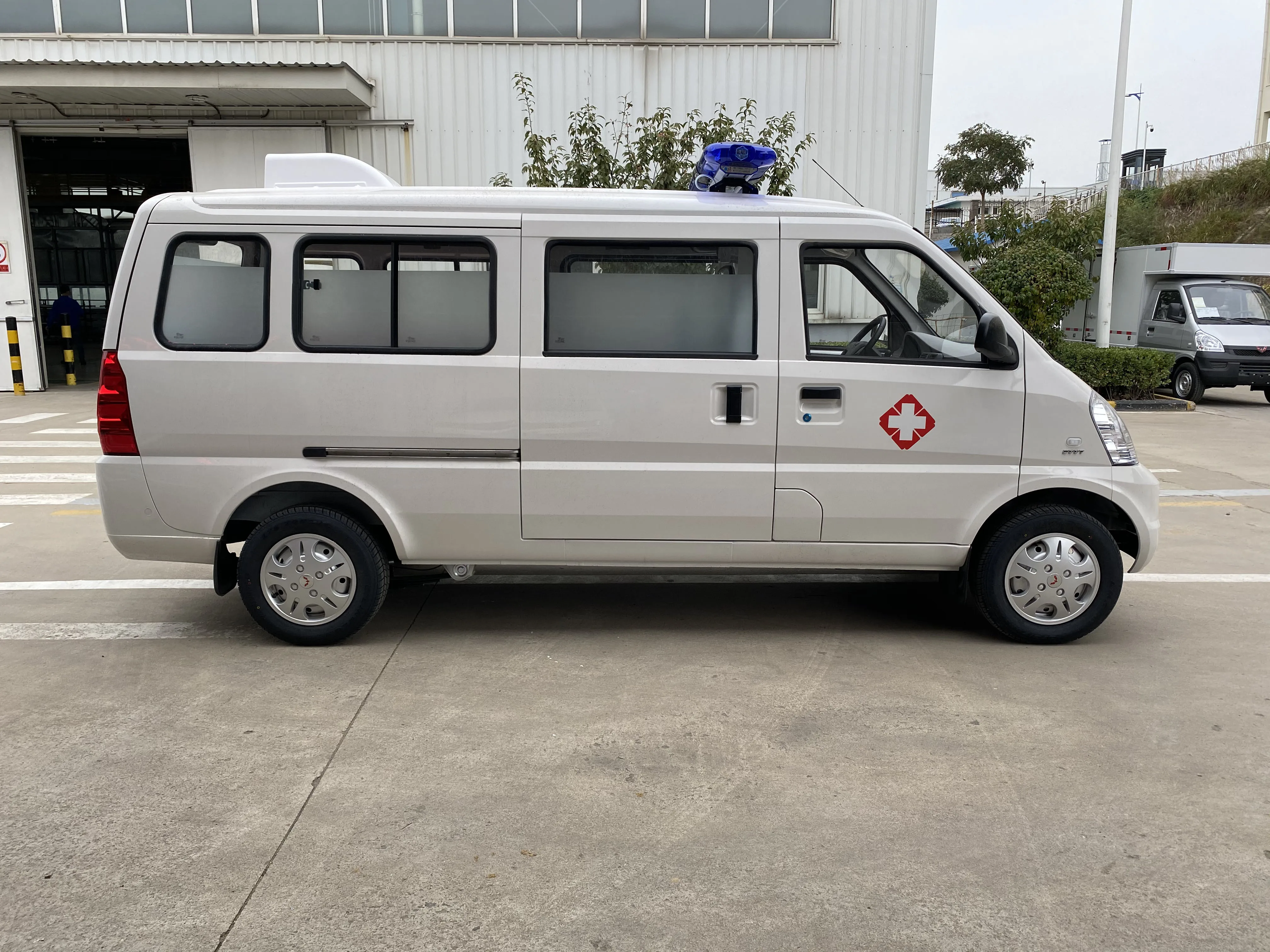 Small size ambulance van medical Car emergency ambulance