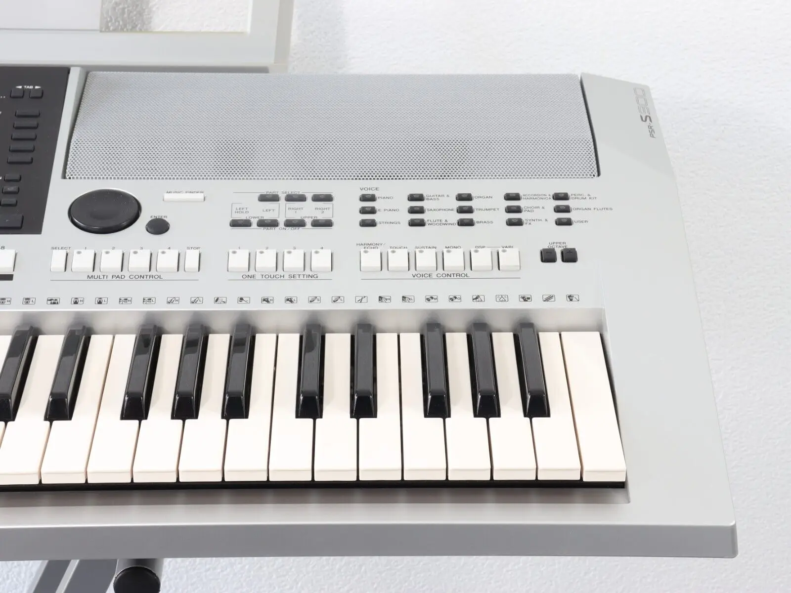 Yamahas PSR S900 61 Key Arranger Workstation Keyboard refurbished