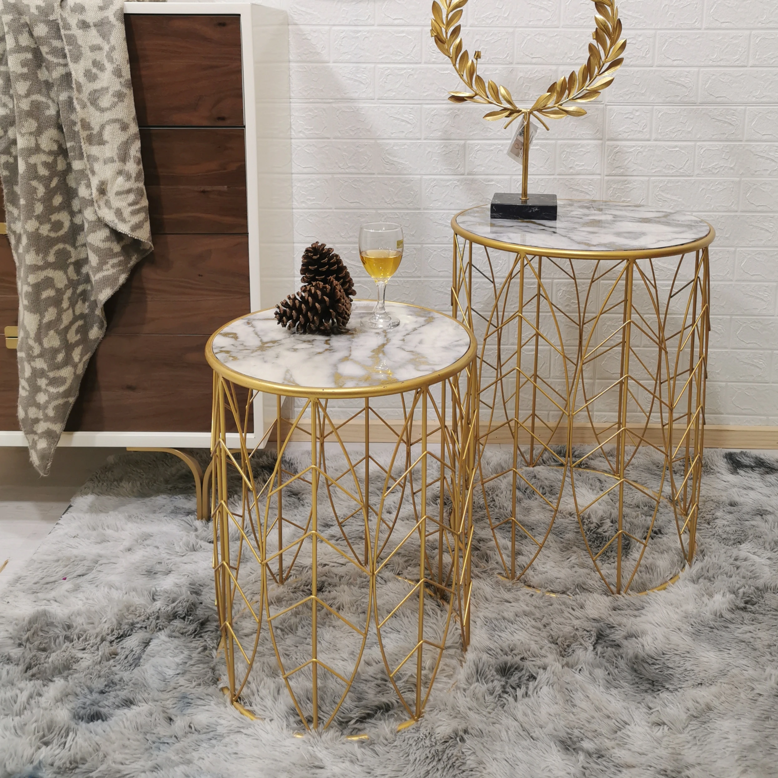 Роскошный Металлический мраморный столешница со стеклянной столешницей золотистый угловой стол элегантный боковой для гостиной в форме листа домашний