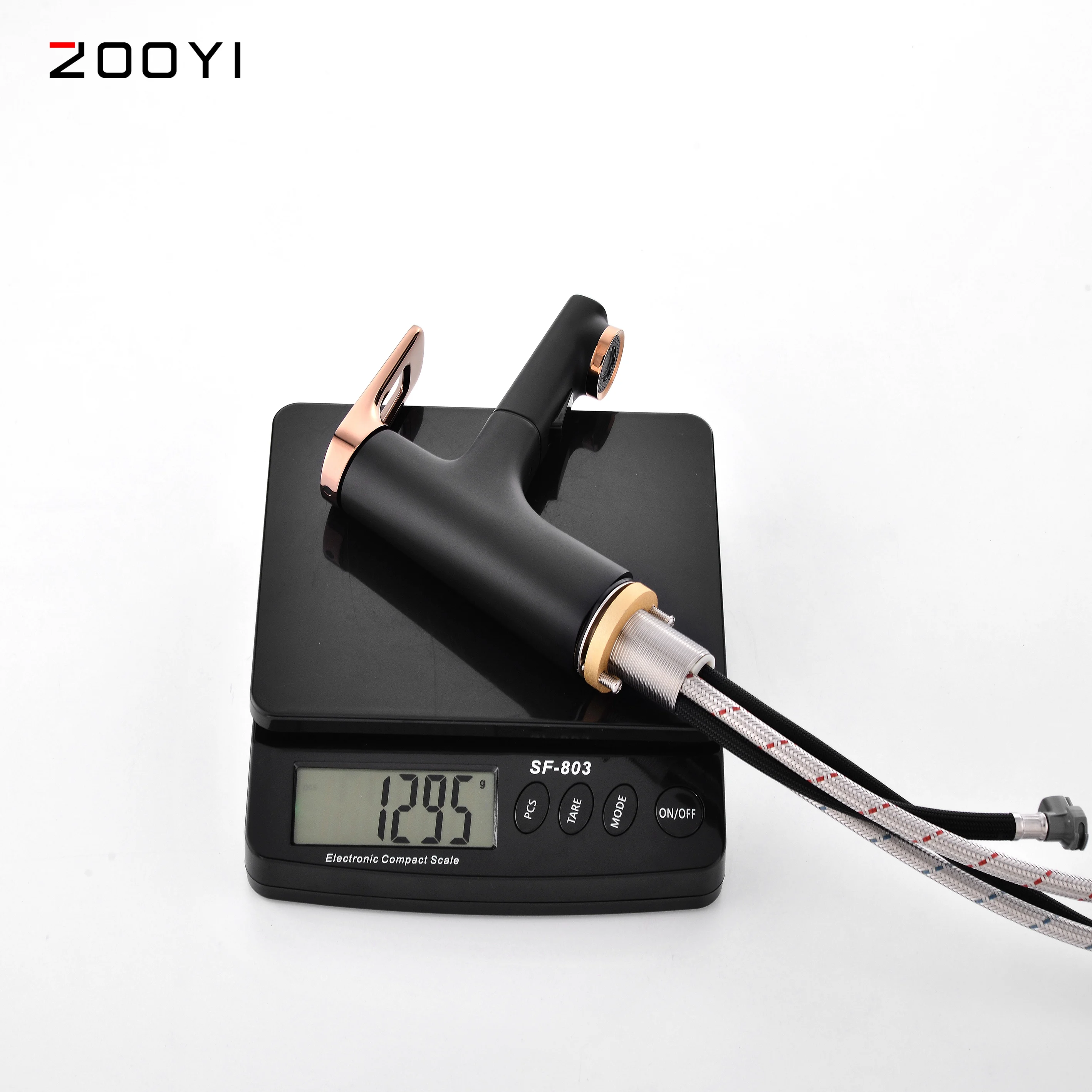 ZOOYI Factory supplier Contemporary Black Brushed Gold  Chrome pull-out  basin faucet