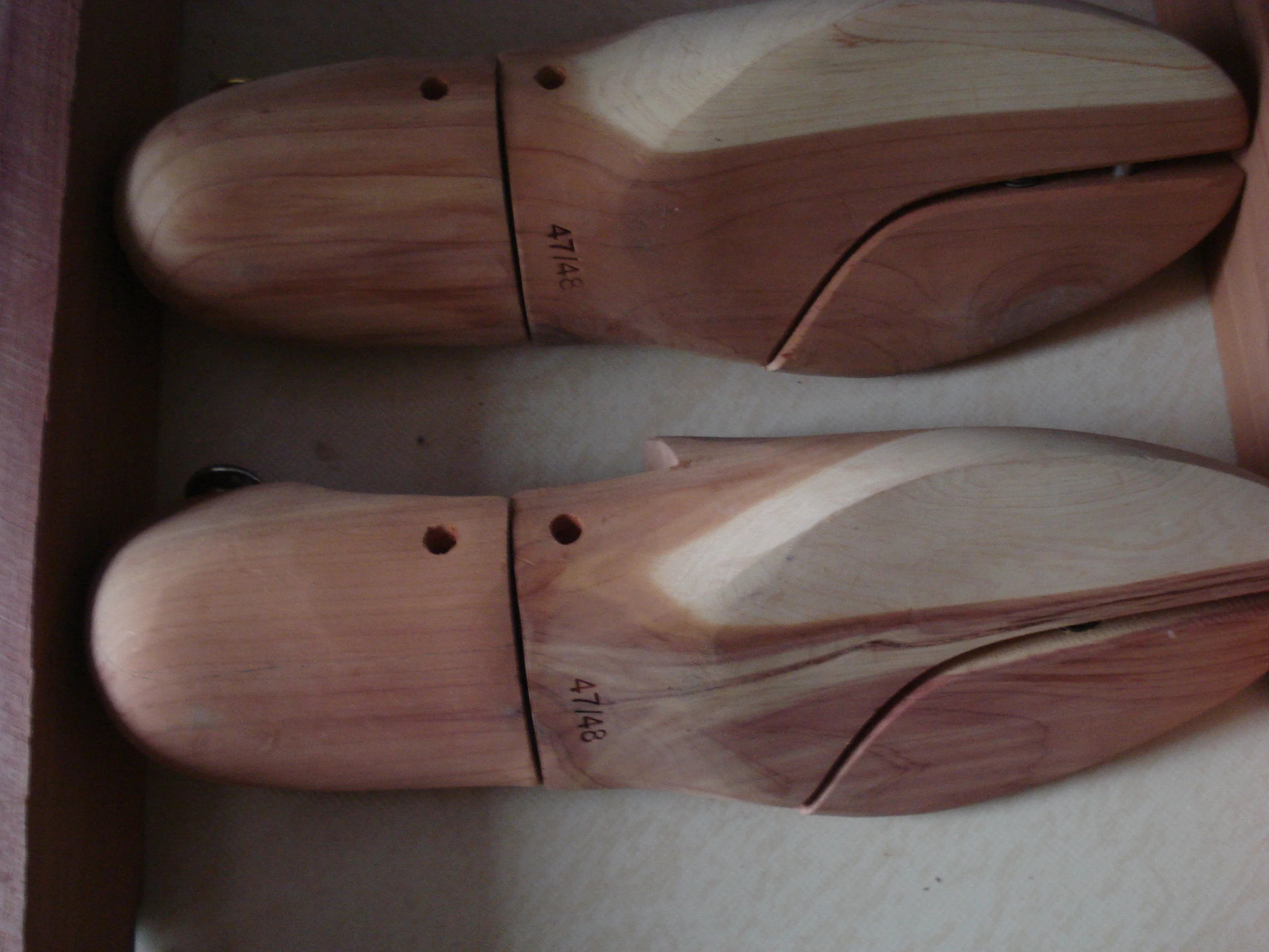 Wooden Shoe Trees / Shoetrees & Wooden Shoe Stretchers in Cedar/Beech/Birch/etc. For Men & Women double tube