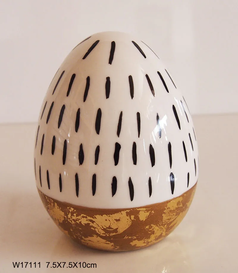 Ceramic easter egg decoration with gold modern design