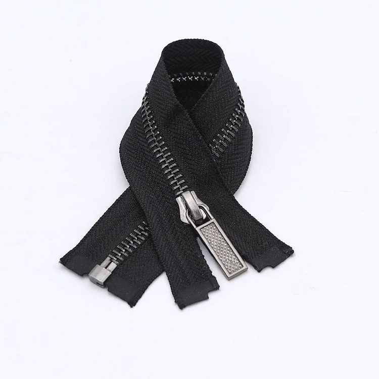 
2021 Maximum Discount Custom Logo And Size Brass Metal Zippers In Piece For Handbags 