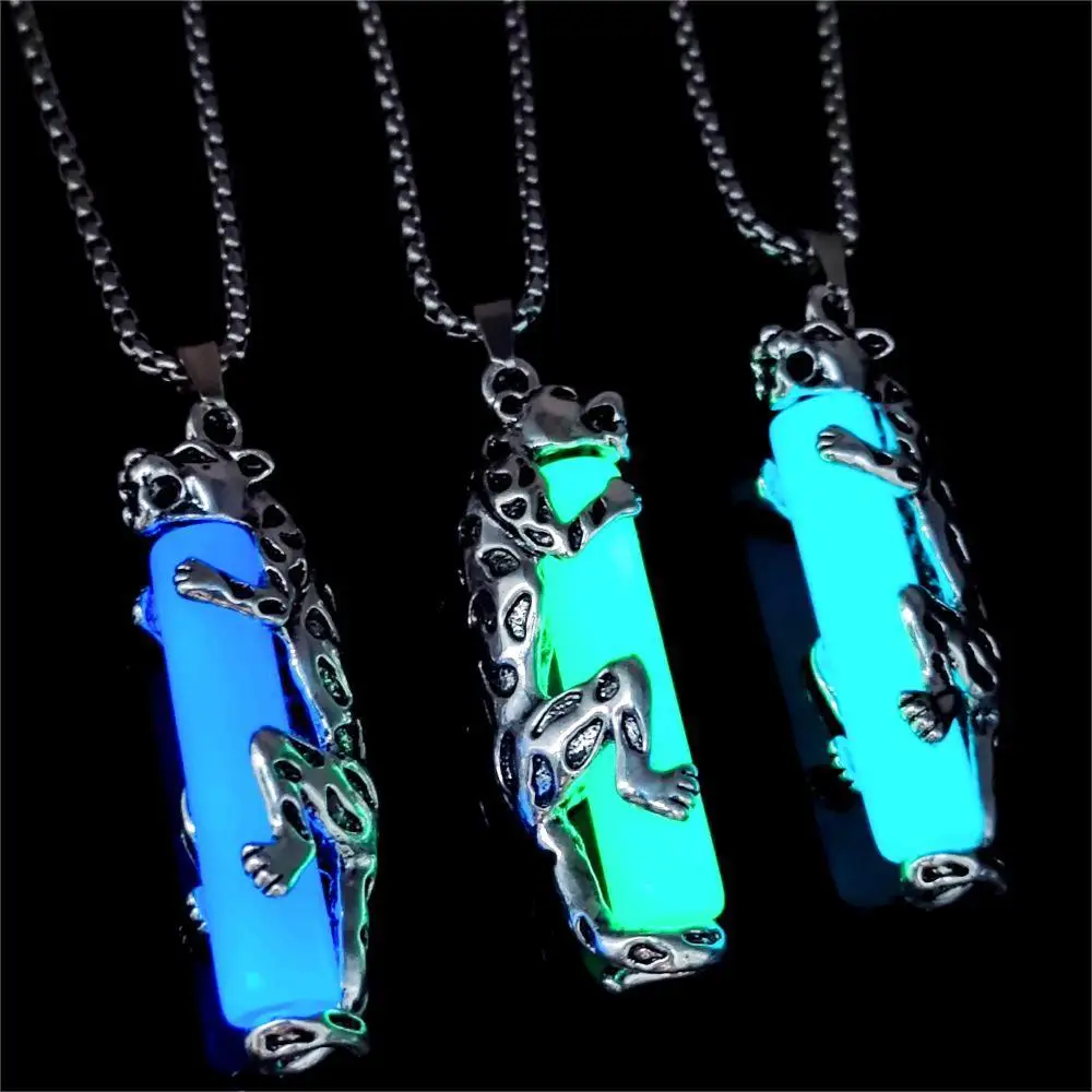 Europe and America Men Luminous Cheetah Pendant Necklaces Glow in the Dark Creative Hip Hop Leopard Head Necklace