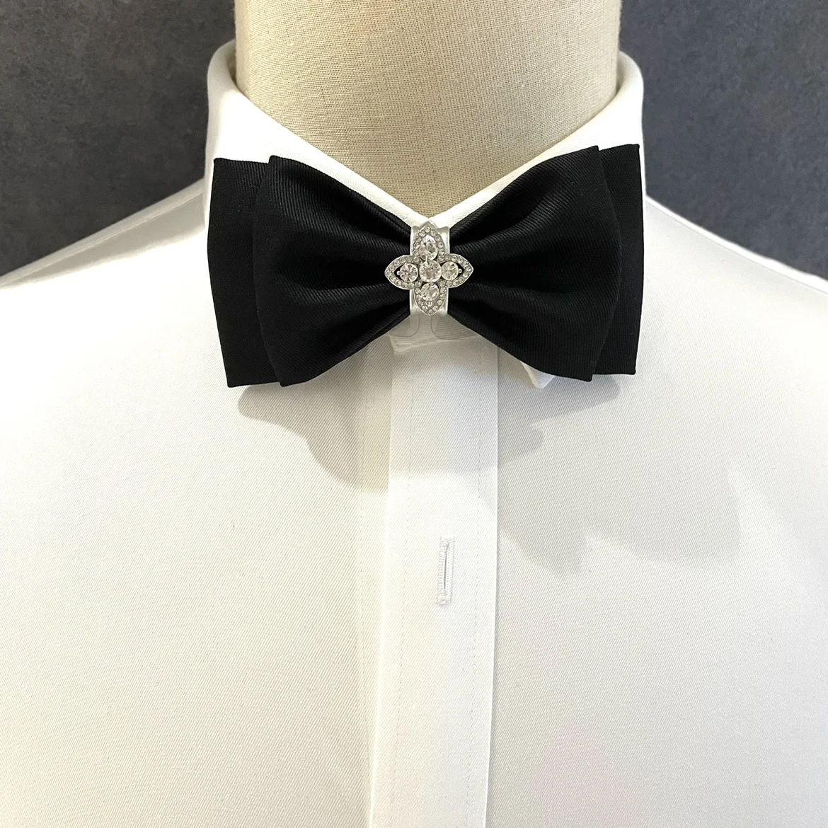 Brand new men wedding bowties solid color polyester bow ties satin double layer Cravats with rhinestone for wholesale
