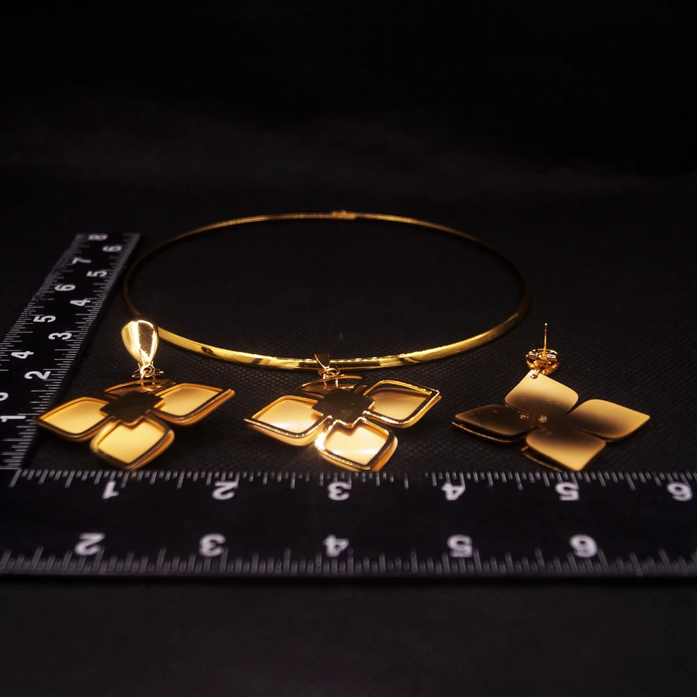 Zhuerrui High Quality Luxury Jewelry Sets Italian Gold Plated Jewelry Set Fashion Lady Dubai Style Jewellery Sets N220004