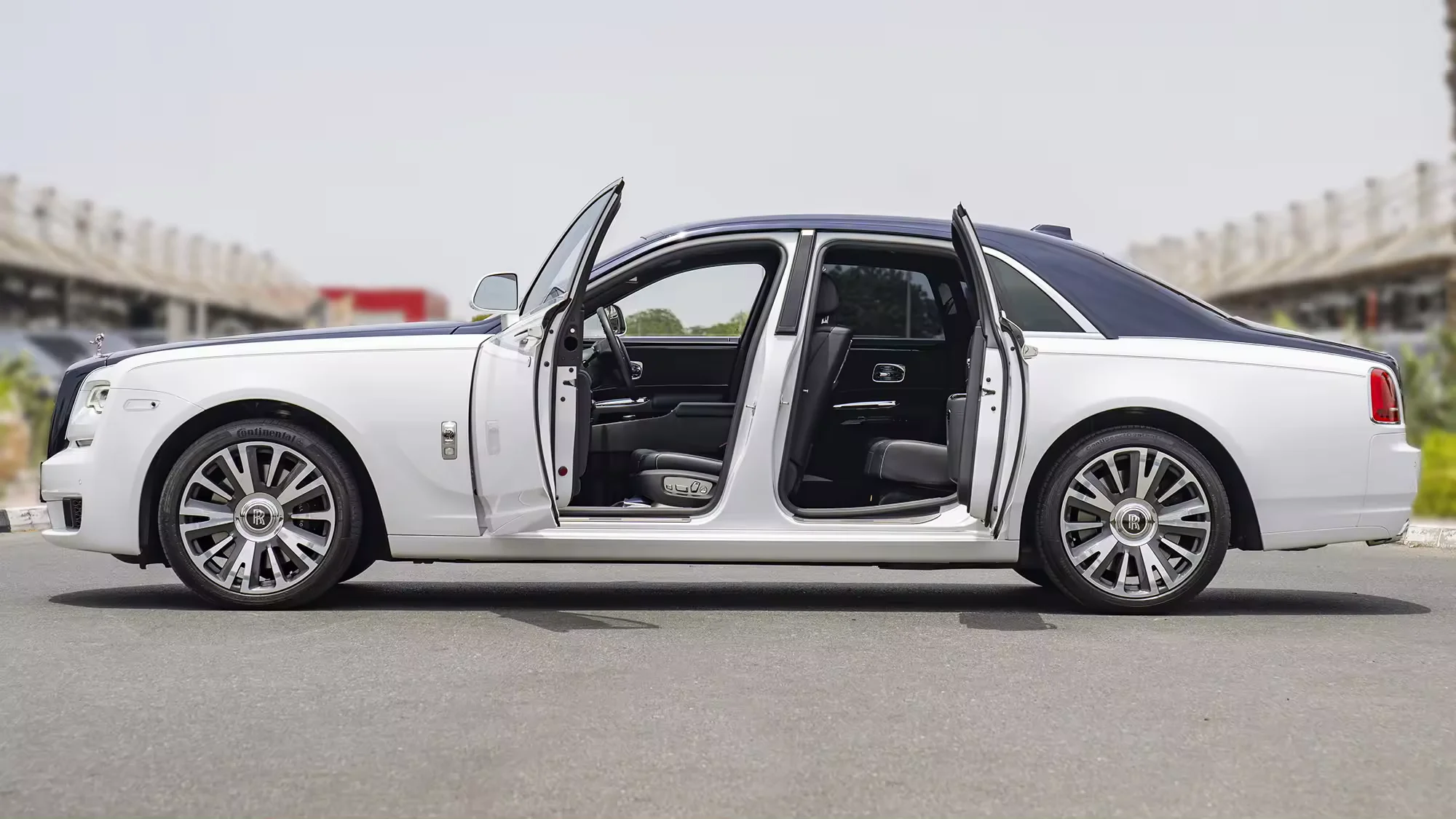Лидер продаж хорошо использованный автомобиль 2019-2023ROLLS 2023 ROYCE GHOST 6 P готовый к доставке до двери