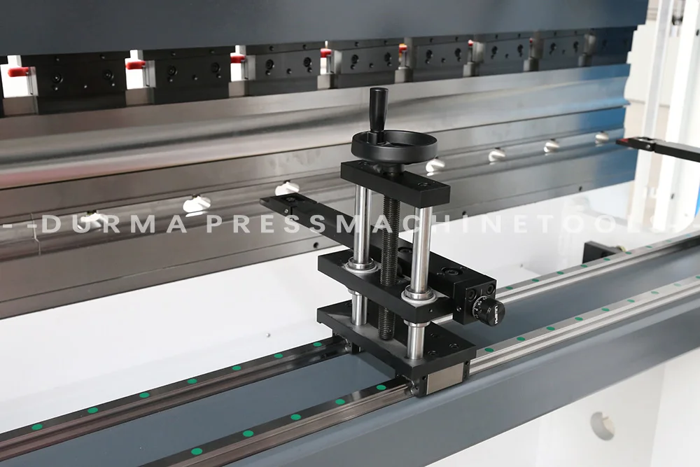 4+1 Axis CNC Press Brake Efficient Aluminum Carbon Steel Processing Machining with Rexroth Valve Reliable Press Brake