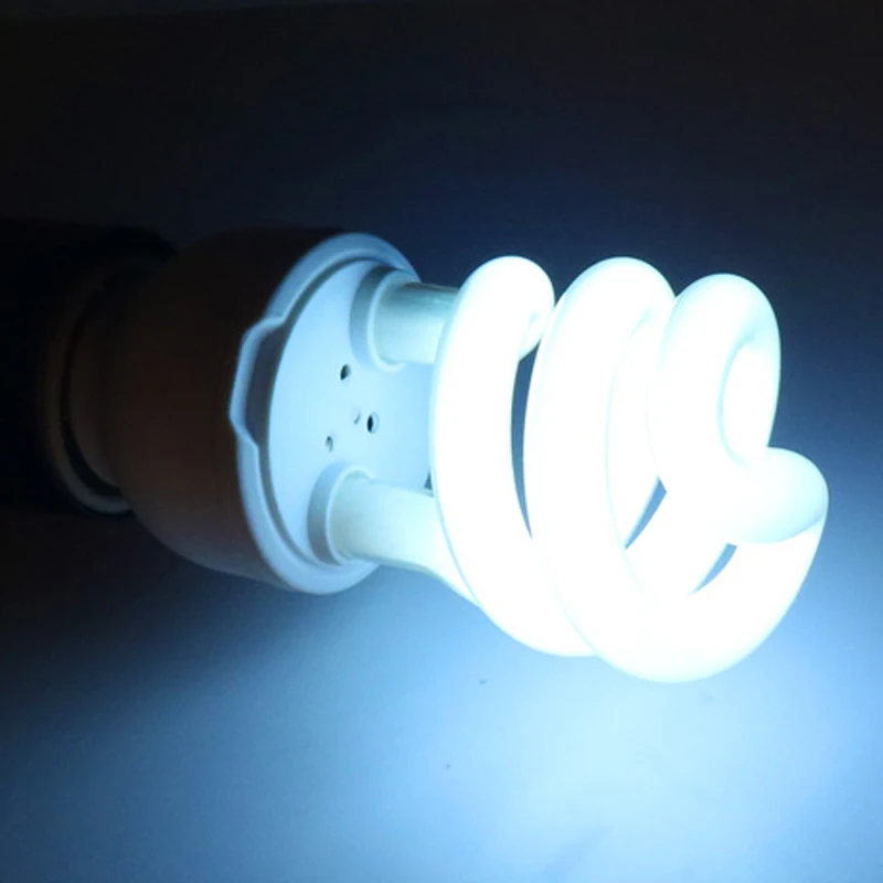 Hot Selling Low Power Consumption Pets Reptile Sun Light 13w/25w Uvb Compact Bulb 5.0 /10.0 Tropical Lamp with E26/E27 Plug