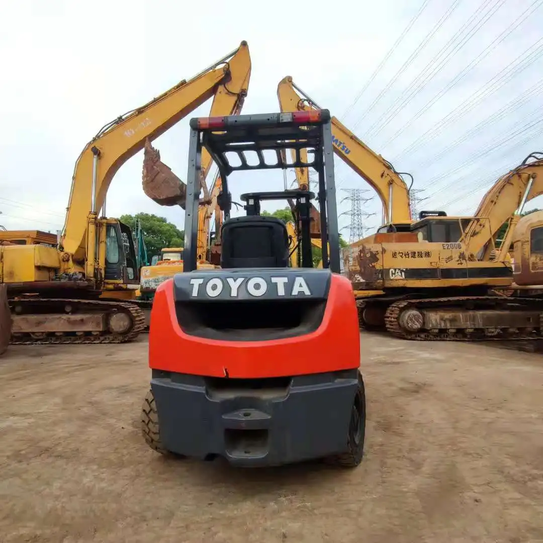 
USED JAPANESE FD30 FORKLIFT, FD30 FORKLIFT WITH LOW PRICE IN THE GOOD CONDITION. 