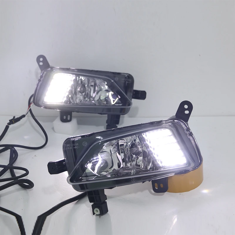 Wholesaler 12V Daylight for POLO Daytime Running Light Car LED DRL Fog lamp with Yellow Turn Signal Auto Head light
