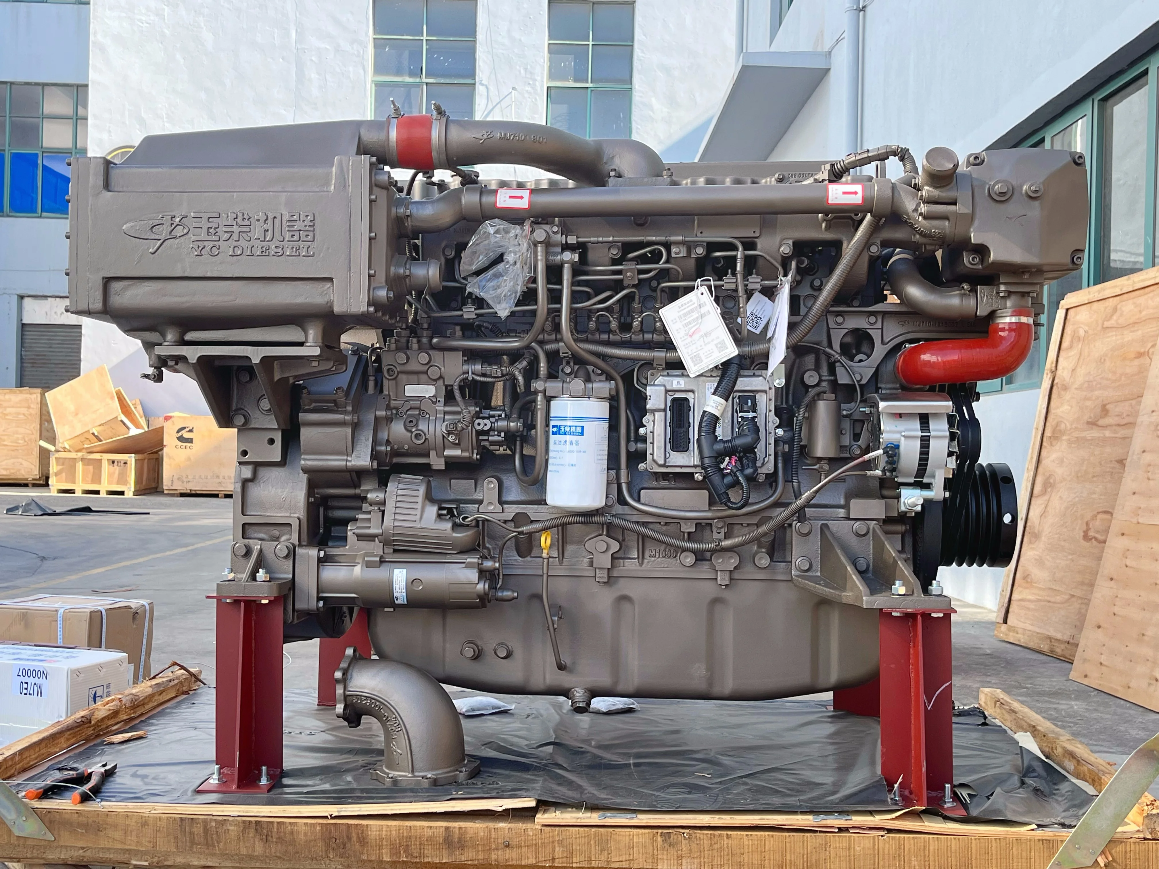 Yuchai 365hp Marine Main Engine For Boat Ship 1500RPM YC6MJ365L-C20