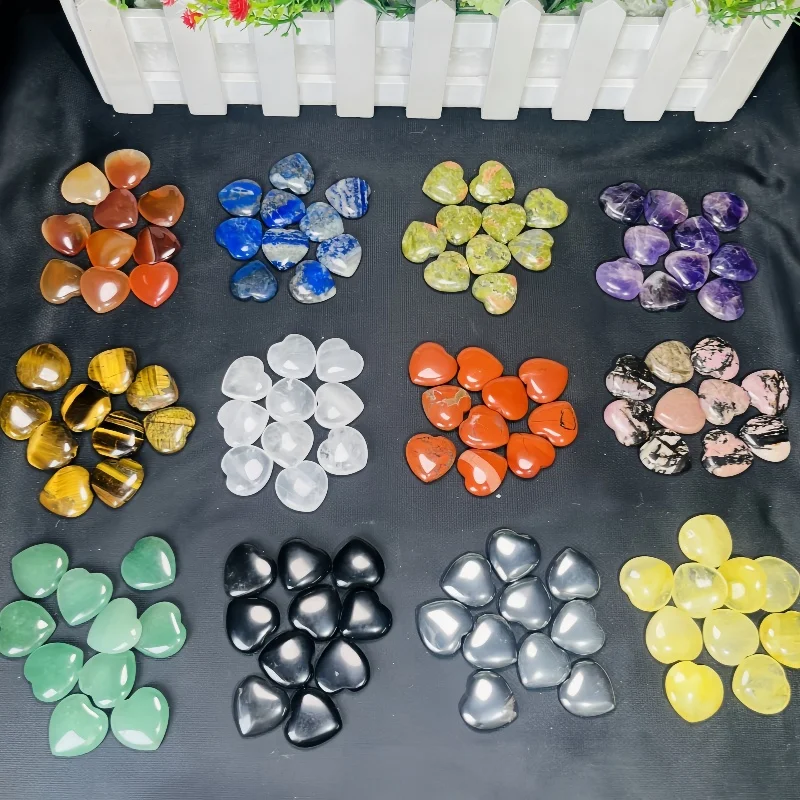 Europe Hot Sale 2CM Natural Crystal Heart Cute Clear Quartz Carving Craft For Healing Gifts Home Decoration