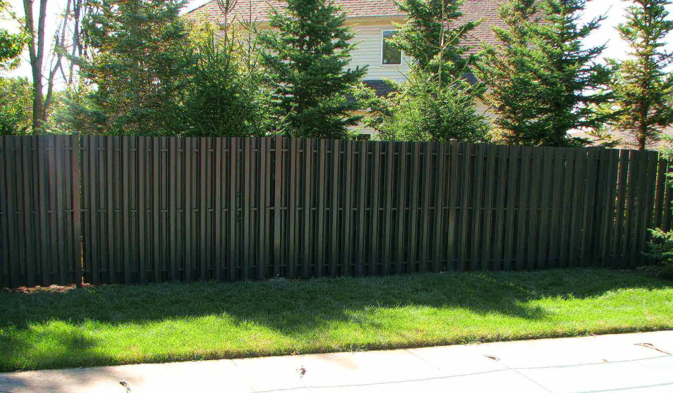 YL Solid Privacy Vinyl Fencing Aluminum Garden Fence Outdoor Picket