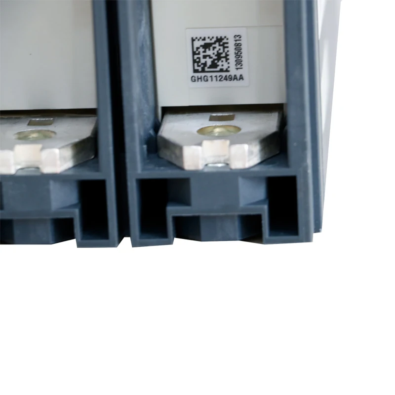 Low-voltage distribution products NSX 630F Stationary electric molded case circuit breaker