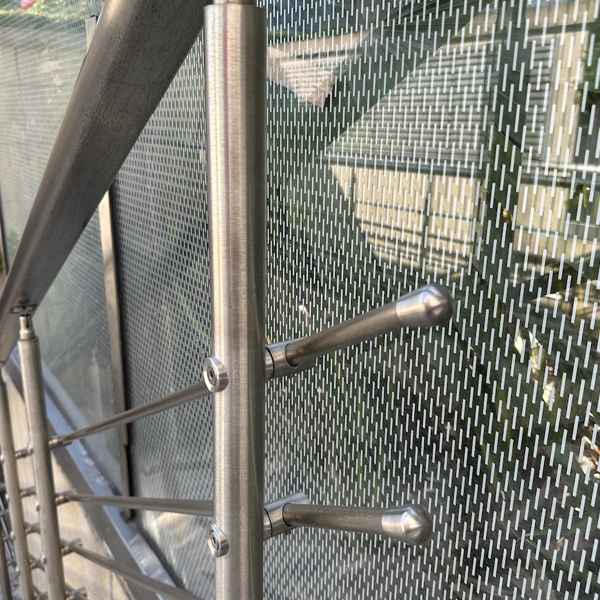 Stair Makeover Idea Rod Column Bar Pipe Railing Vertical Roundbar Railing Bespoke Stainless Steel Round Bar Holders