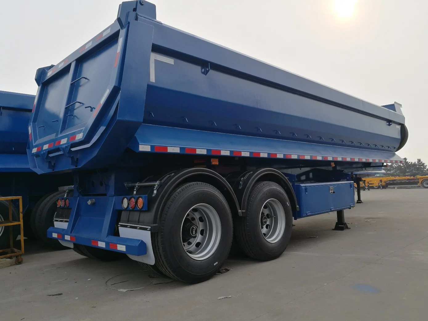 High-Capacity 20CBM Two Axle Dump Tipping Trailer Excellent Stability Semi-Trailer with 12R22.5 Steel Tyre