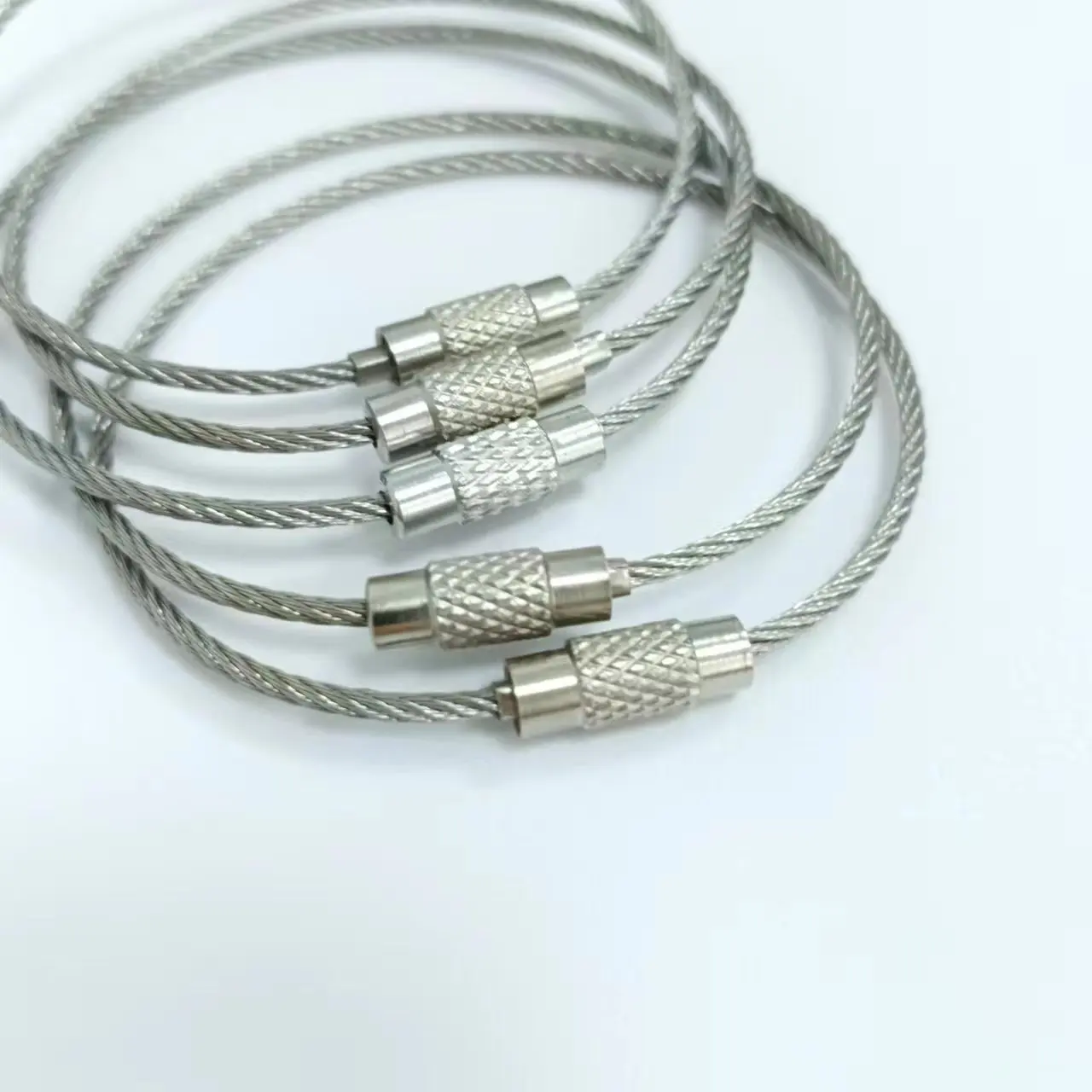 Factory Price Wholesale Stainless Steel Wire Keychain Cable Screw Lock Key For Luggage Tag Keeper keychain maker