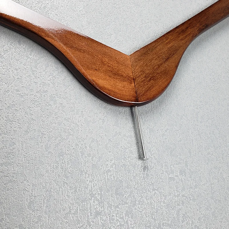 High Quality Natural Vintage Color Hotel Hangers Wholesale Anti Theft Wooden Hotel Suit Hanger with Ring