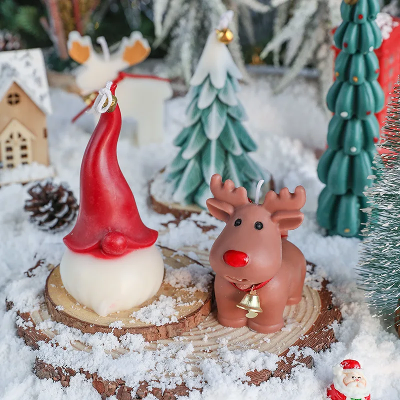 Wholesale Cute Christmas Scented Candles Snowman Elk Shaped Candles Gift Fragrance Aromatherapy Candles For Christmas Decoration