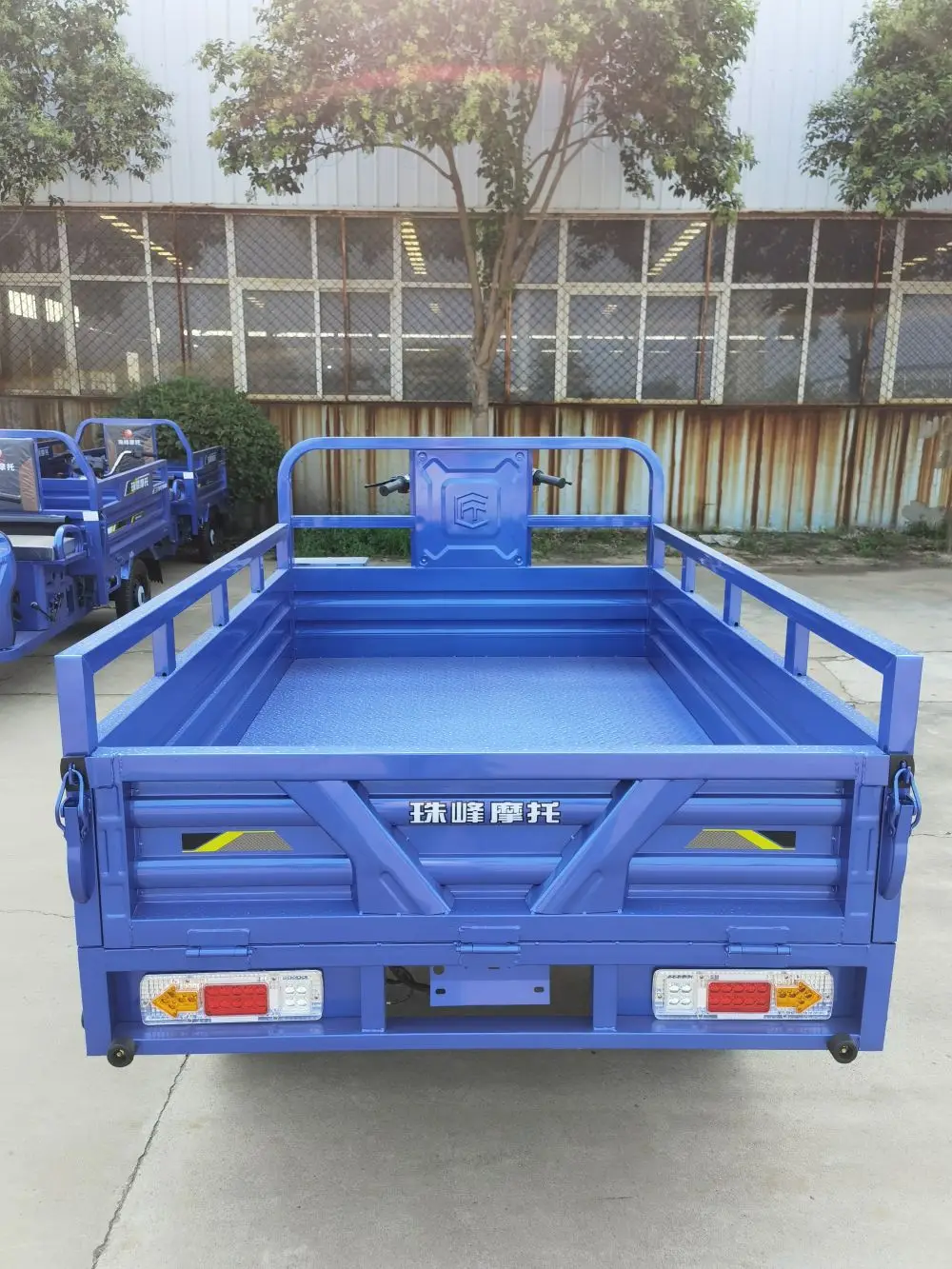Popular Small Cargo Open Body Type  Tricycle For Sale  High QualityDump Truck Tricycle Cargo Tricycle Motorcycle