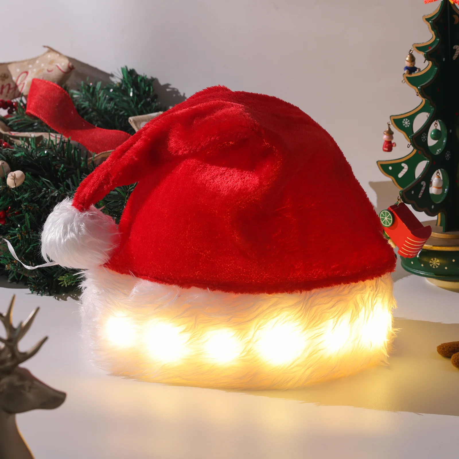 Christmas Party Supplies LED Plush Santa Hat Light Up Xmas Hats Glowing Cap Decoration Glow In The Dark Santa Claus Gift