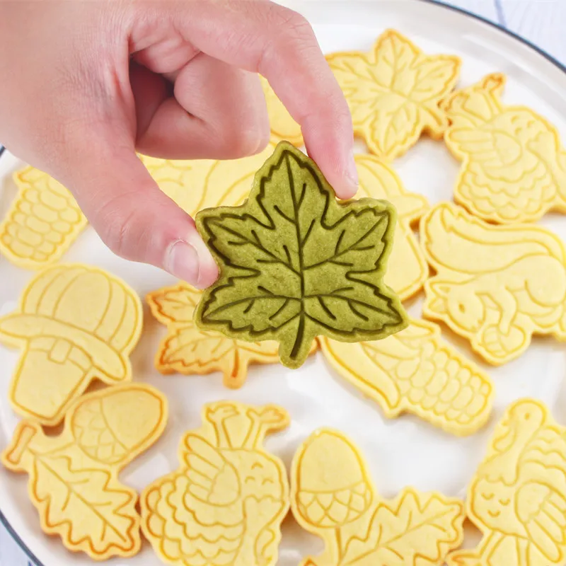 Homesun Saffron 6pcs/box Thanksgiving cookie cutter embosser stamp Set of 6 pcs turkey corn cookies mould plastic