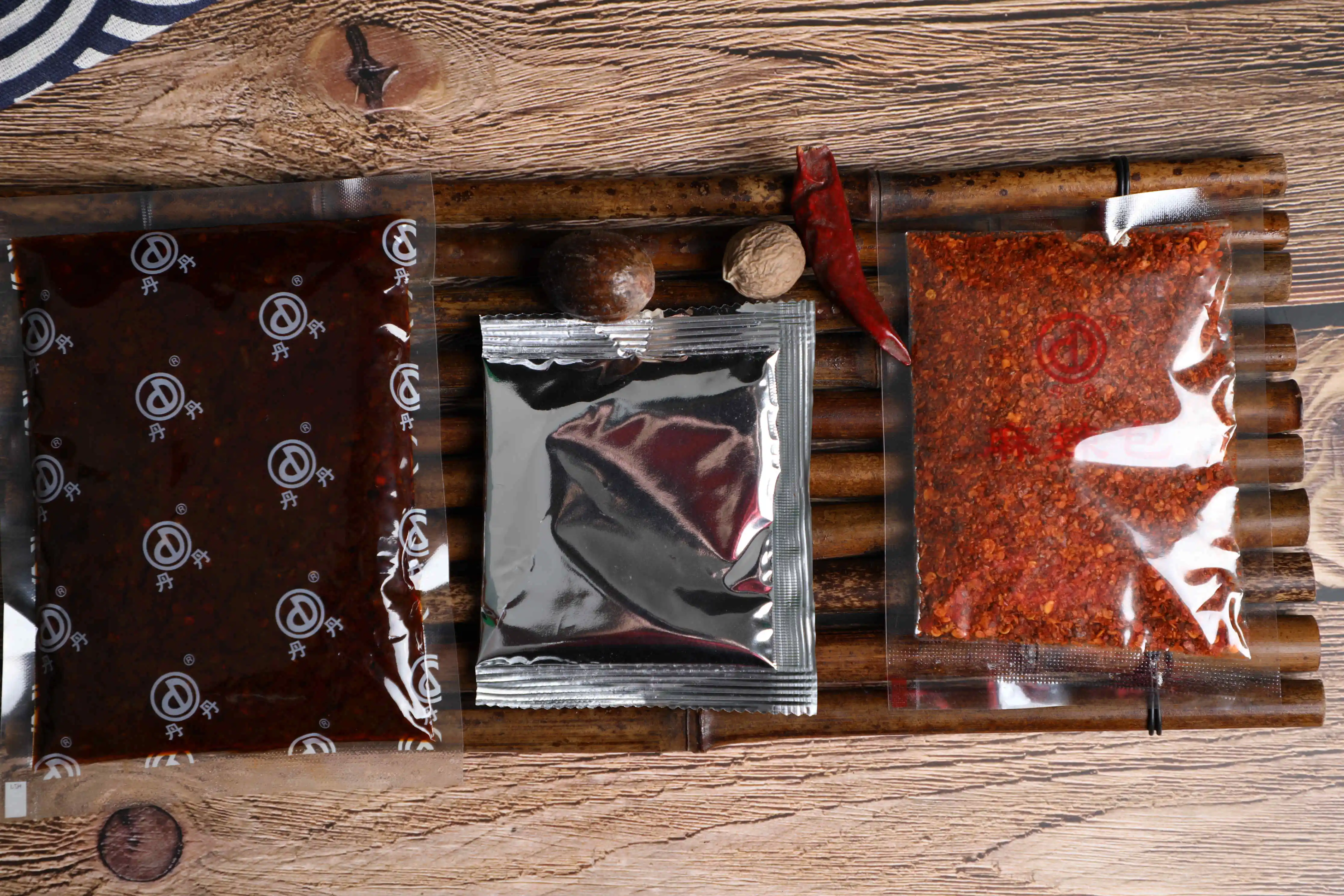 
Hot Pot Base Material Special Flavor Seasoning Red Pepper Powder Spicy Fish Condiment For Catering 