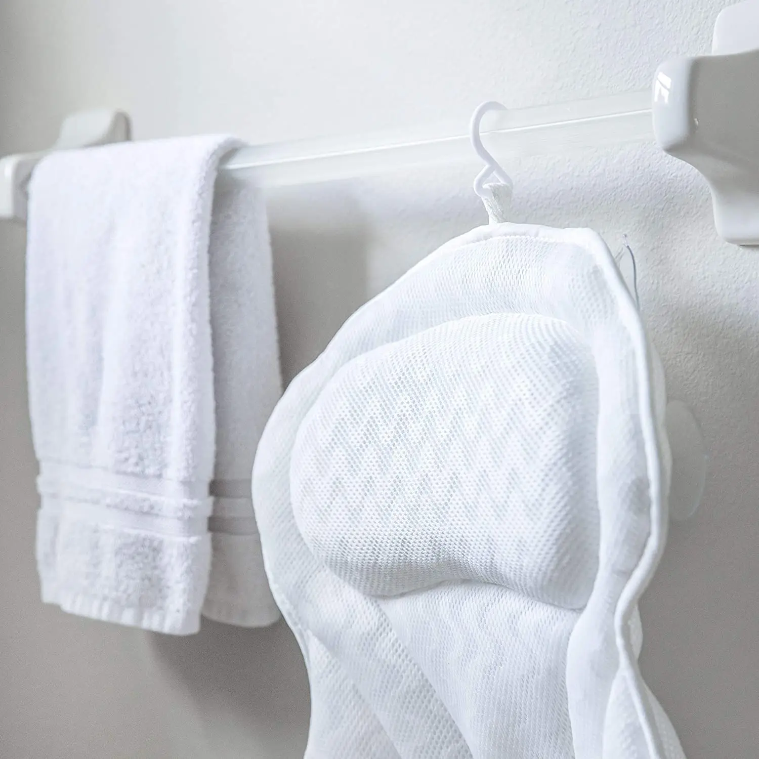 Amazon Hot sale Bath Pillow  Spa Bathtub Ergonomic for Tub Luxury Soft 3D Mesh Strong Grip Suction Cups Soaking Large