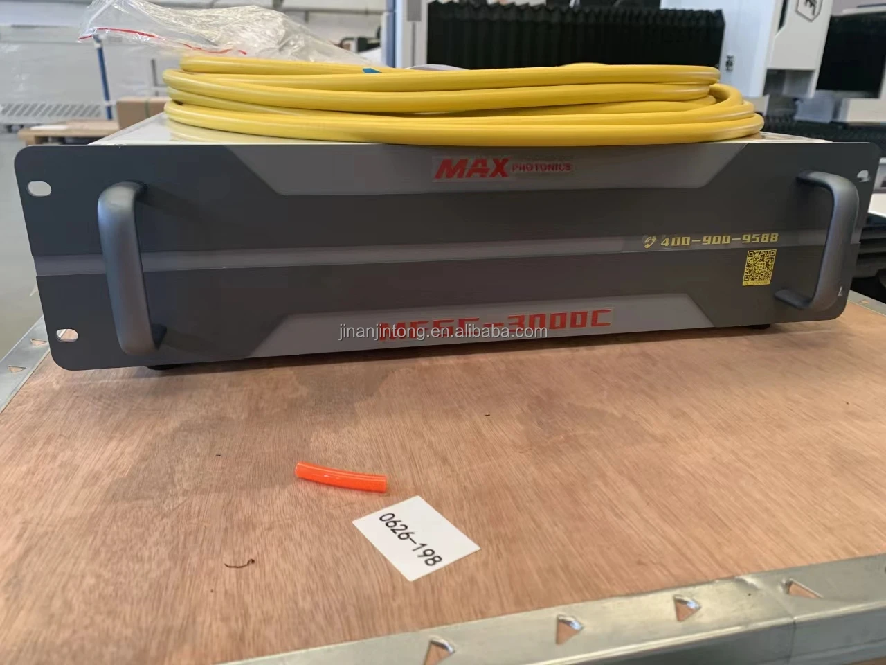 Fiber Laser cutting machine equipment parts max fiber laser 50w ipg laser marker fiber