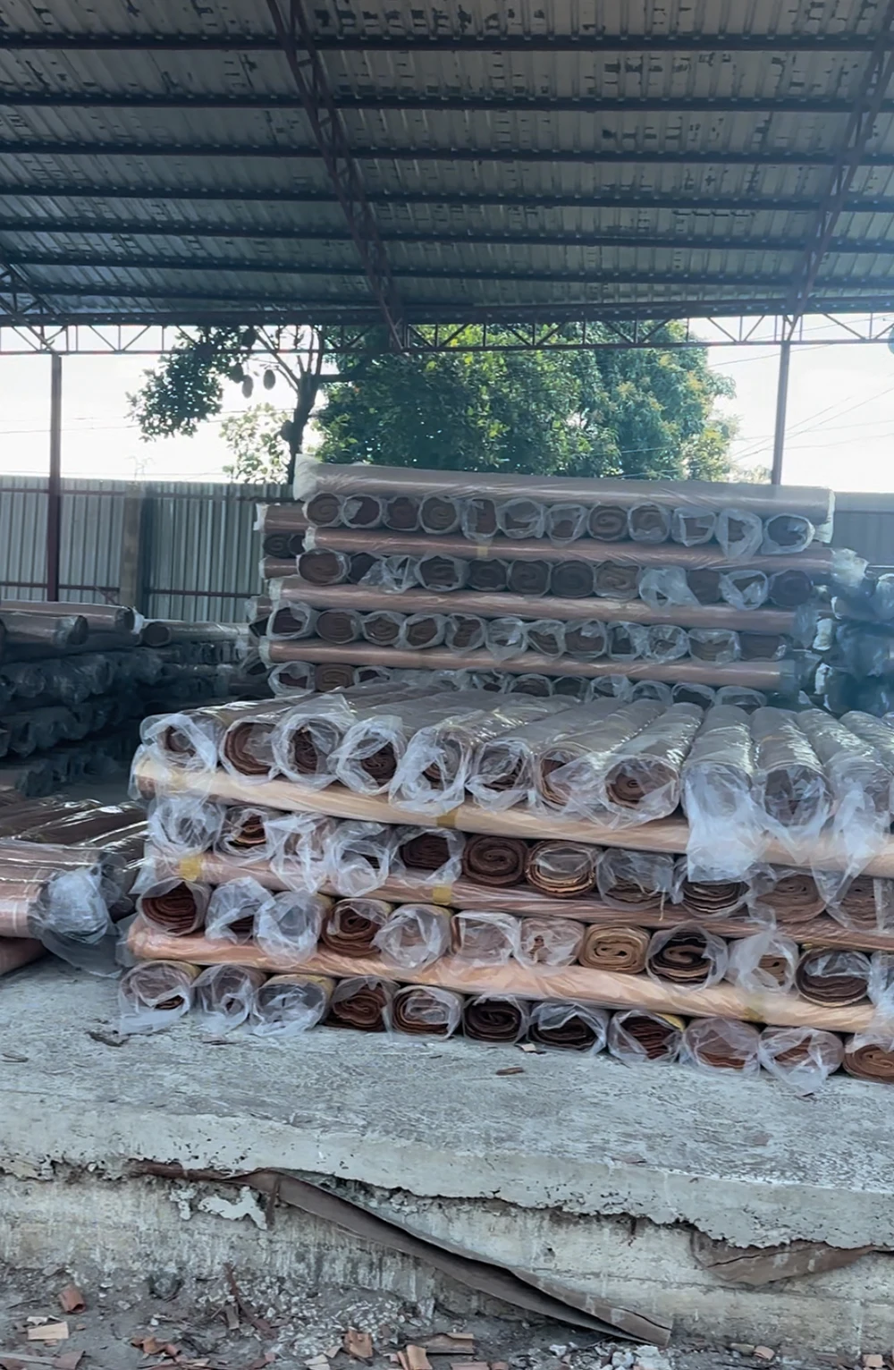 Fast Delivery  0.30Mm White Face Veneer Engineered Wood Veneer Dark Gurjan Face Veneer