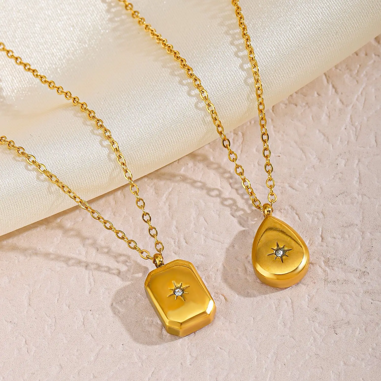 Wholesale Custom 18k Gold Pvd Plated North Star Square Rectangle Pendant Necklace North Tarnish Free Waterproof Gold Jewelry