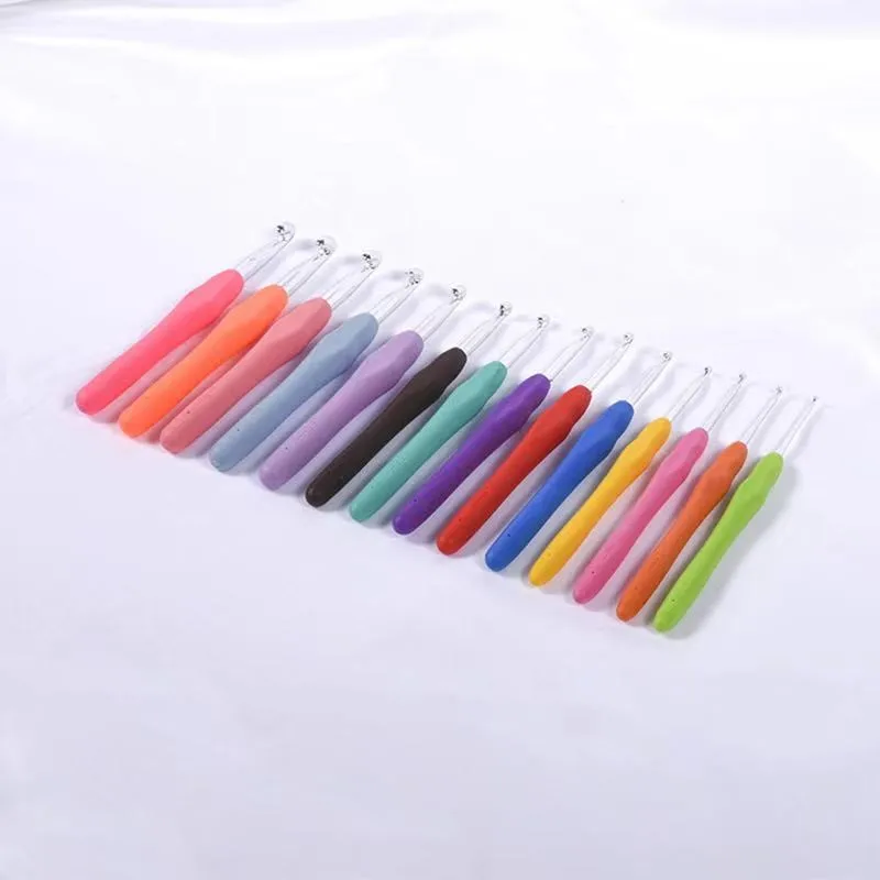 14pcs high quality wholesale colorful  Knitting Needle Kit Soft Grip Handles Aluminum Crochet Hooks 2.0mm-10.0mm
