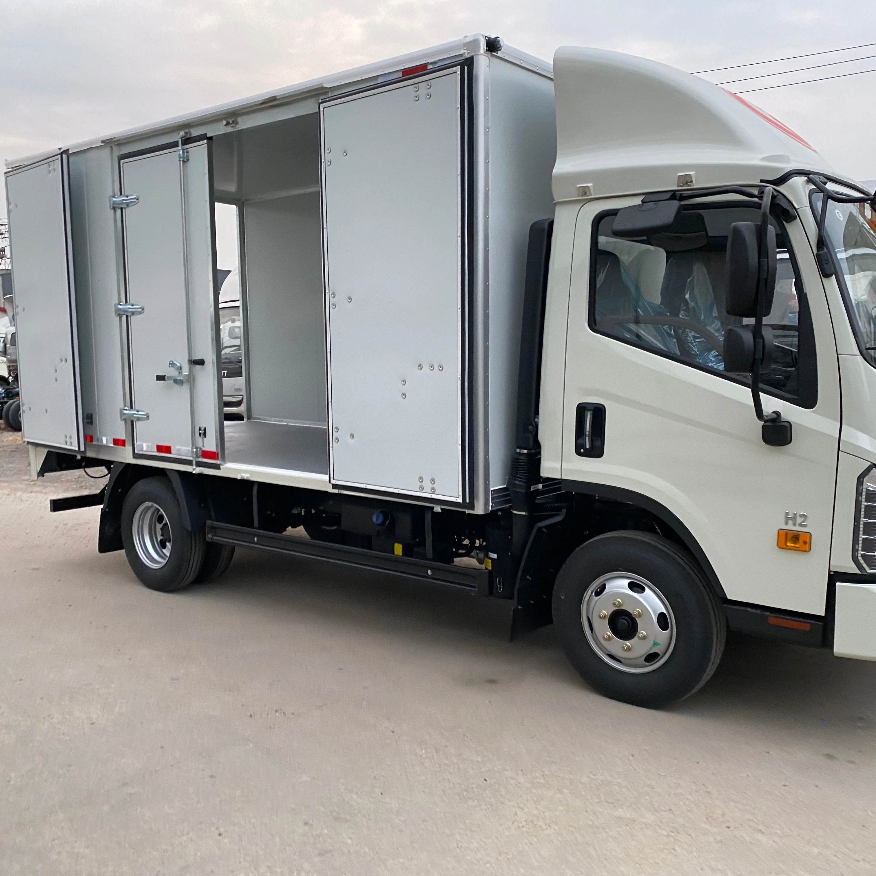 Good Quality Top Selling 26 Ft Storage Box Truck Body Open Dry Box