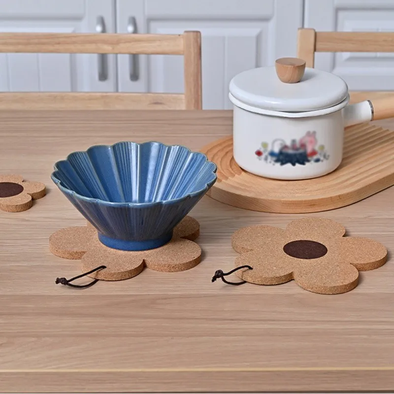 Cute Natural Cork Flower Coasters, Wooden Flowers Insulation Pad  Wall Hanging Dining Table Pad for Coffee Tea Cup