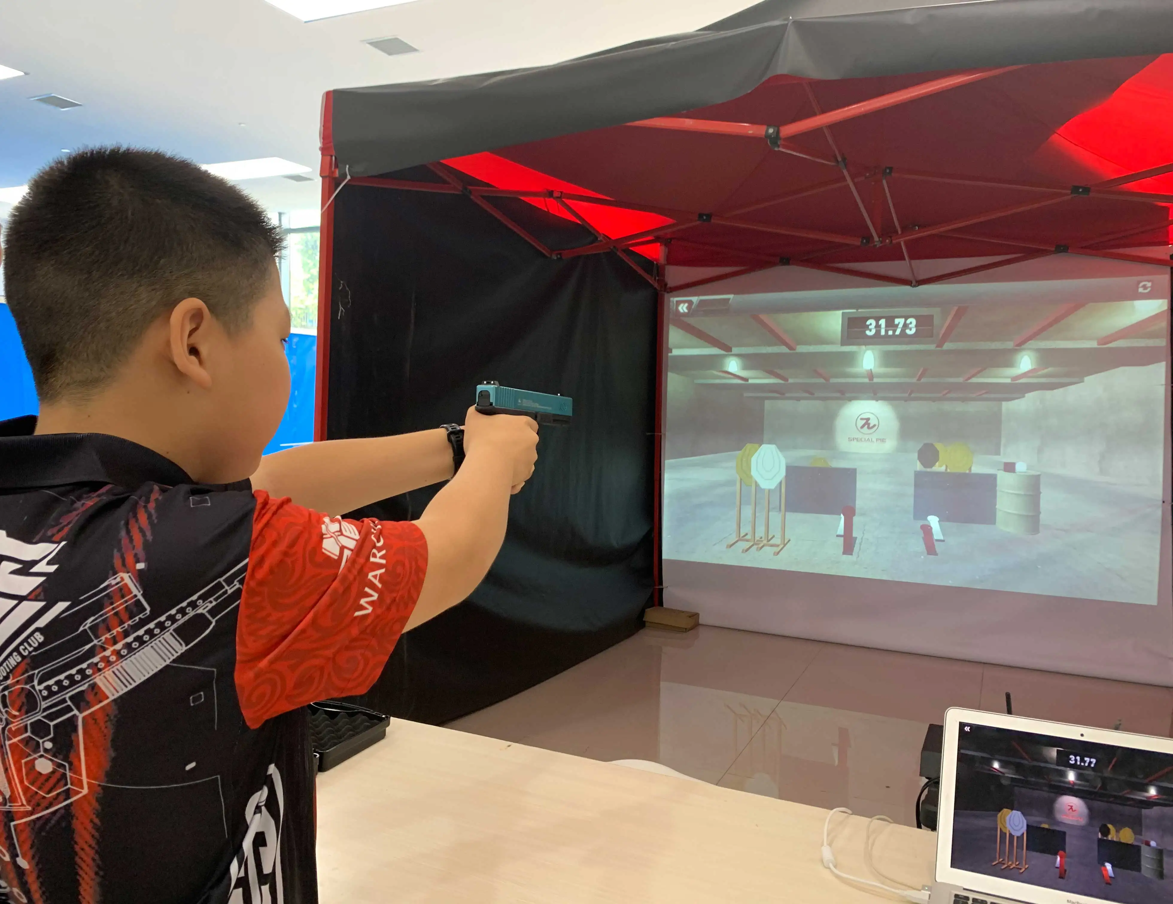 IPSC Indoor Shooting Training System 24 shooting stages with L17Pro shooting simulator with electronic recoil
