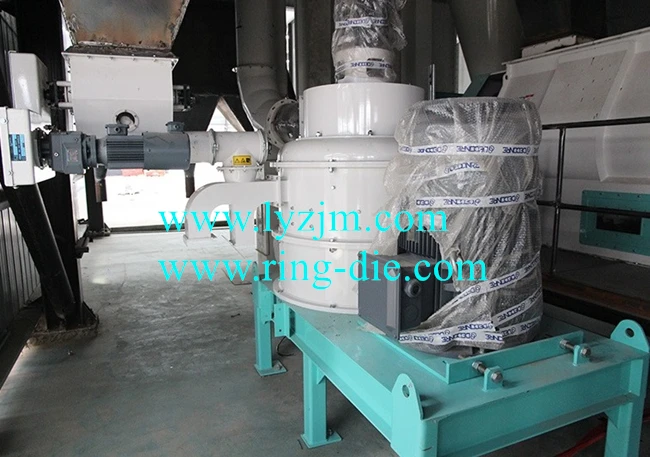 High Quality 3-5T/H Grain Crushing Machine Vertical Feed Pulverizer for Corn Wheat Soybean grinder for feed Manufacturing Plants