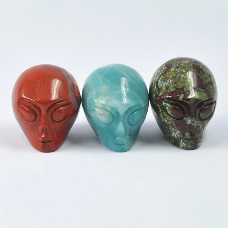 High Quality Natural Crystal Carving Alien Healing Stone Amethyst Skulls Alien Crafts For Home Decoration