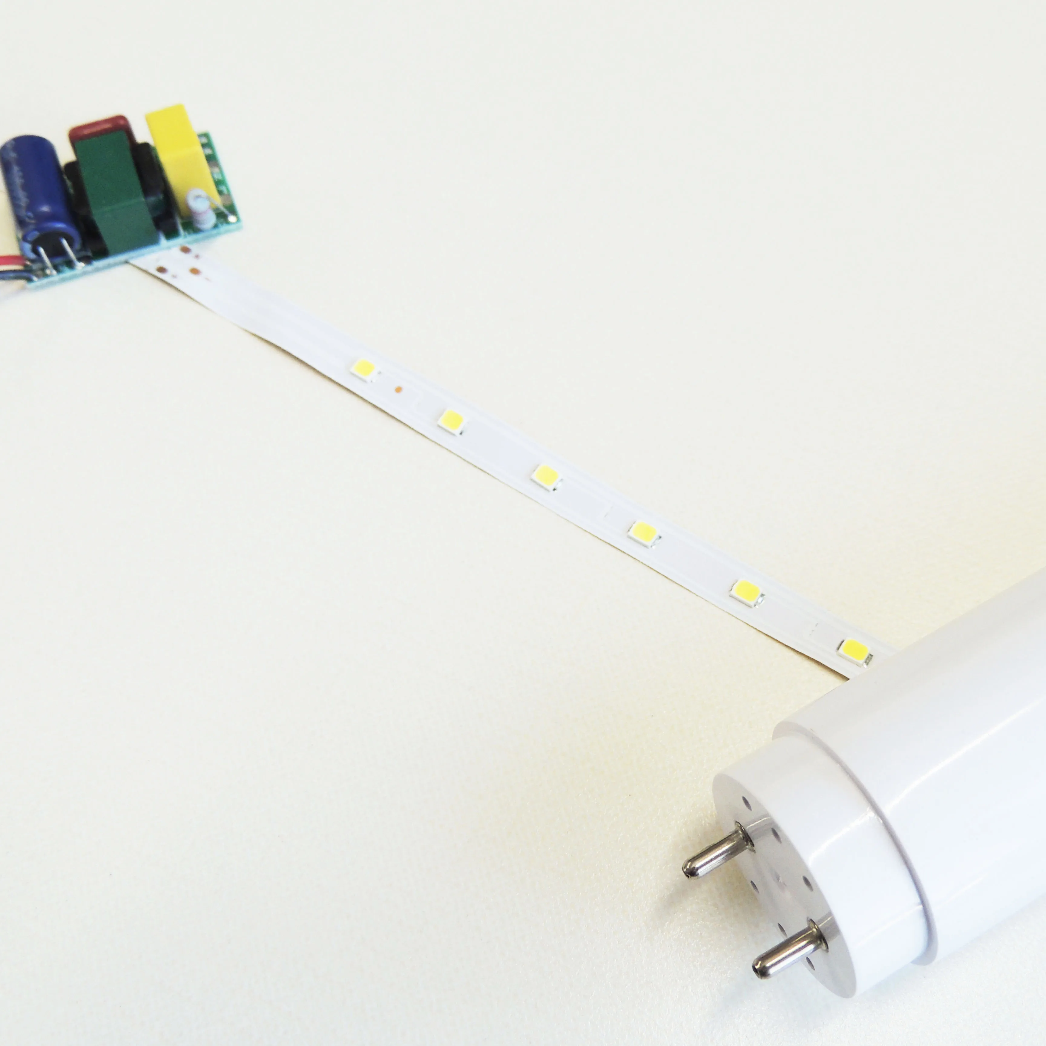 high lumen 2 years warranty factory price newest rotating end t8 led tube