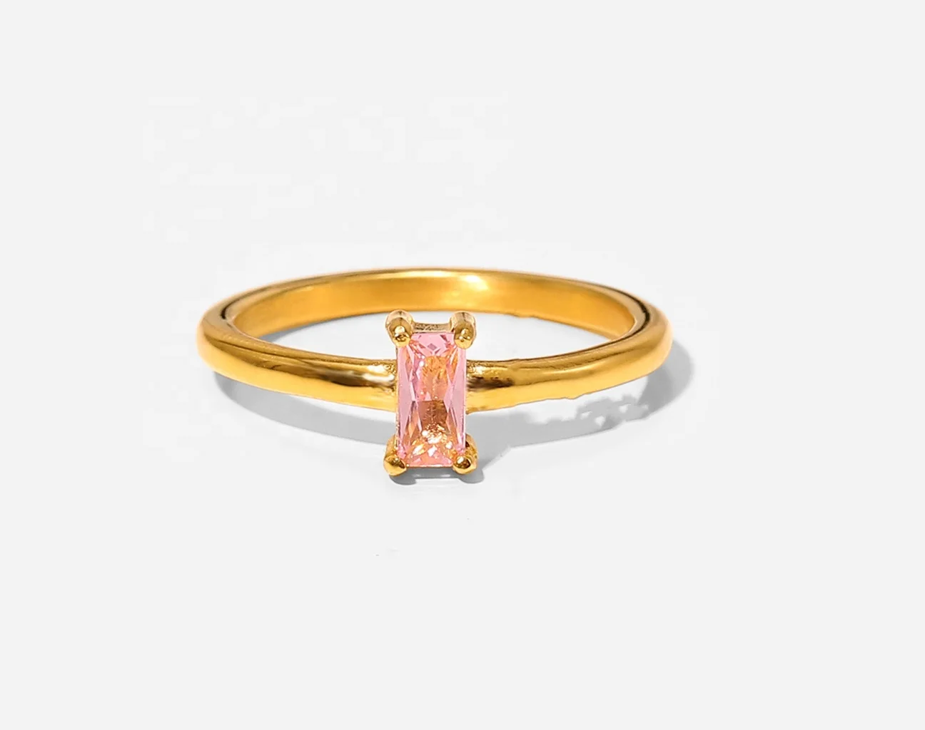 Unique Design Simple Fashion Geometric Stainless Steel Round Gold Plated Zircon Woman Charm Engagement Ring